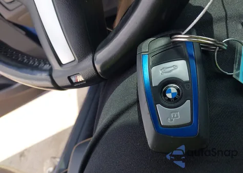 2015 BMW 328I xDrive z USA, uszkodzony, nr VIN WBA3B3C57FJ985025